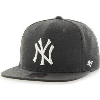 Boné plano preto snapback da New York Yankees MLB Captain da 47 Brand