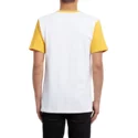 camiseta-manga-curta-branco-e-amarelo-angular-tangerine-da-volcom