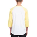 camiseta-manga-3-4-branco-e-amarelo-winged-peace-yellow-da-volcom