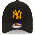 bone-curvo-preto-ajustavel-com-logo-laranja-9forty-league-essential-neon-da-new-york-yankees-mlb-da-new-era