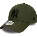bone-curvo-verde-ajustavel-com-logo-preto-9forty-league-essential-da-new-york-yankees-mlb-da-new-era