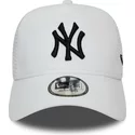 bone-trucker-branco-com-logo-preto-essential-a-frame-da-new-york-yankees-mlb-da-new-era