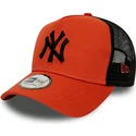 bone-trucker-vermelho-com-logo-preto-league-essential-a-frame-da-new-york-yankees-mlb-da-new-era