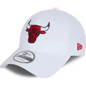 bone-curvo-branco-ajustavel-9forty-side-mark-da-chicago-bulls-nba-da-new-era