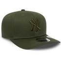 bone-curvo-verde-snapback-com-logo-verde-9fifty-stretch-snap-league-essential-da-new-york-yankees-mlb-da-new-era