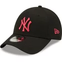 bone-curvo-preto-snapback-com-logo-rosa-9forty-black-base-da-new-york-yankees-mlb-da-new-era