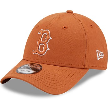 Boné curvo castanho ajustável com logo castanho 9FORTY League Essential da Boston Red Sox MLB da New Era