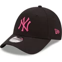 bone-curvo-preto-ajustavel-com-logo-rosa-9forty-league-essential-da-new-york-yankees-mlb-da-new-era