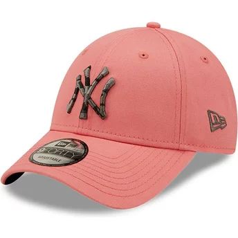 Boné curvo rosa ajustável 9FORTY Camo Infill da New York Yankees MLB da New Era