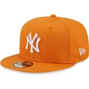 bone-plano-laranja-snapback-9fifty-league-essential-da-new-york-yankees-mlb-da-new-era