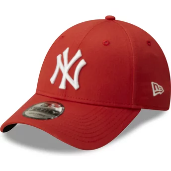 Boné curvo vermelho escuro ajustável 9FORTY League Essential da New York Yankees MLB da New Era