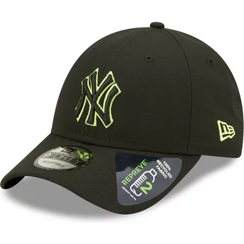 Boné curvo preto snapback com logo verde 9FORTY Neon Pack REPREVE da New York Yankees MLB da New Era