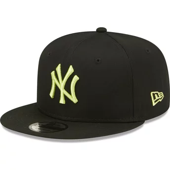 Boné plano preto snapback com logo verde 9FIFTY League Essential da New York Yankees MLB da New Era