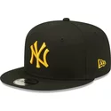 bone-plano-preto-snapback-com-logo-amarelo-9fifty-league-essential-da-new-york-yankees-mlb-da-new-era