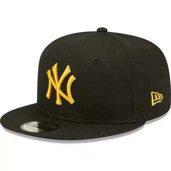 Boné plano preto snapback com logo amarelo 9FIFTY League Essential da New York Yankees MLB da New Era