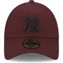 bone-curvo-grena-ajustavel-com-logo-azul-marinho-9forty-league-essential-da-new-york-yankees-mlb-da-new-era