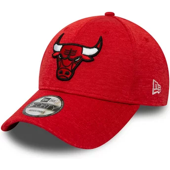 Boné curvo vermelho ajustável 9FORTY Shadow Tech da Chicago Bulls NBA da New Era