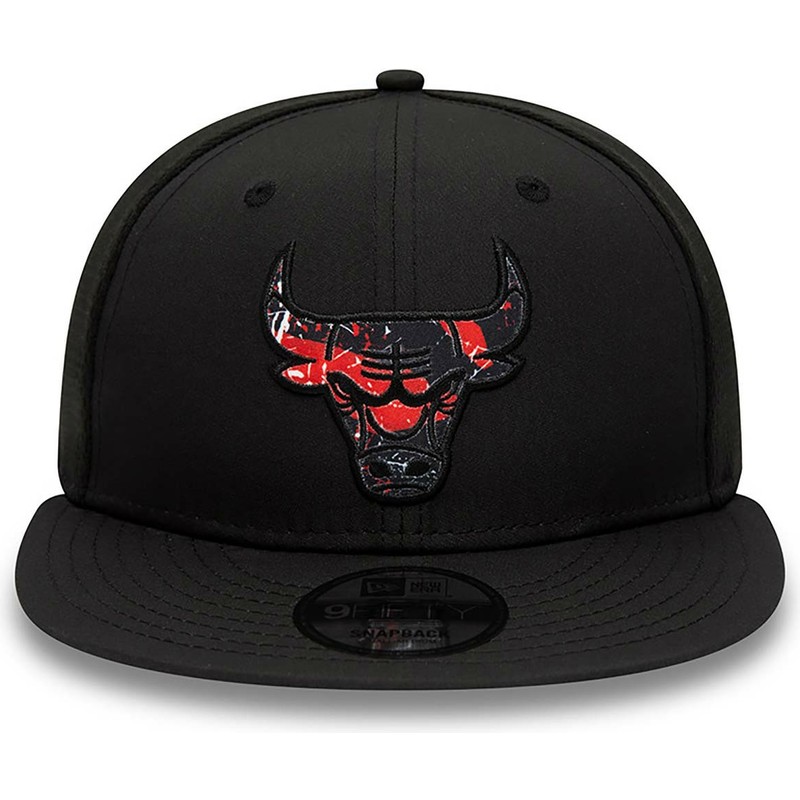 bone-plano-preto-snapback-com-logo-vermelho-9fifty-print-infill-da-chicago-bulls-nba-da-new-era