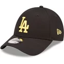 bone-curvo-preto-ajustavel-com-logo-amarelo-9forty-league-essential-da-los-angeles-dodgers-mlb-da-new-era