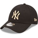 bone-curvo-preto-ajustavel-com-logo-bege-9forty-league-essential-da-new-york-yankees-mlb-da-new-era