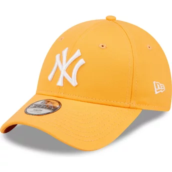 Boné curvo laranja ajustável para criança 9FORTY League Essential da New York Yankees MLB da New Era