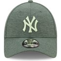 bone-curvo-verde-ajustavel-com-logo-verde-9forty-camisola-essential-da-new-york-yankees-mlb-da-new-era