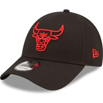 Boné curvo preto ajustável com logo vermelho 9FORTY Neon Outline da Chicago Bulls NBA da New Era