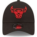 bone-curvo-preto-ajustavel-com-logo-vermelho-9forty-neon-outline-da-chicago-bulls-nba-da-new-era