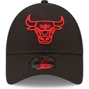bone-curvo-preto-ajustavel-com-logo-vermelho-9forty-neon-outline-da-chicago-bulls-nba-da-new-era