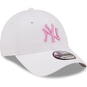 bone-curvo-branco-ajustavel-com-logo-rosa-9forty-league-essential-da-new-york-yankees-mlb-da-new-era