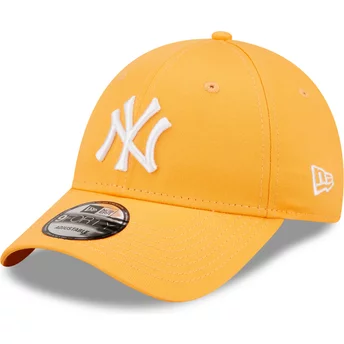Boné curvo laranja claro ajustável 9FORTY League Essential da New York Yankees MLB da New Era