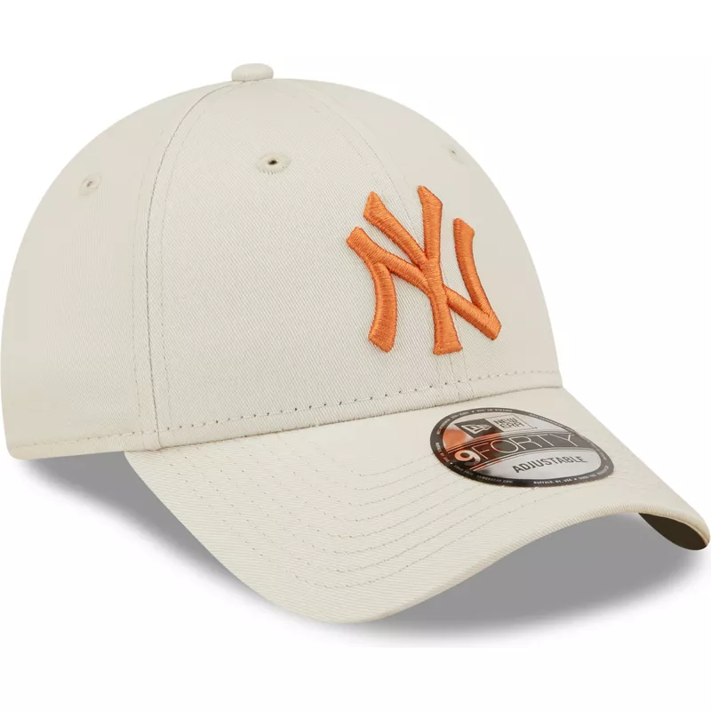 bone-curvo-bege-ajustavel-com-logo-laranja-9forty-league-essential-da-new-york-yankees-mlb-da-new-era