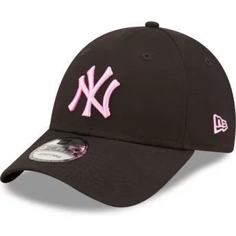 Boné curvo preto ajustável com logo rosa 9FORTY League Essential da New York Yankees MLB da New Era