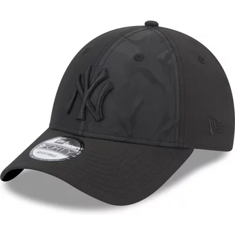 Boné curvo preto ajustável com logo preto 9FORTY Multi Texture da New York Yankees MLB da New Era