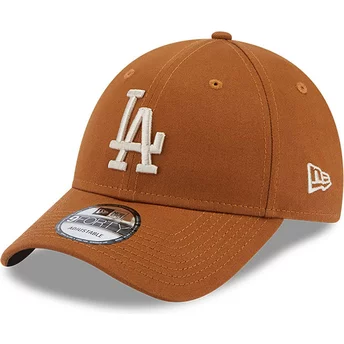 Boné curvo castanho ajustável com logo bege 9FORTY League Essential da Los Angeles Dodgers MLB da New Era