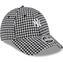 bone-curvo-preto-e-branco-ajustavel-para-mulheres-9forty-houndstooth-da-new-york-yankees-mlb-da-new-era