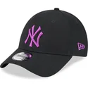 bone-curvo-preto-ajustavel-com-logo-violeta-9forty-league-essential-da-new-york-yankees-mlb-da-new-era