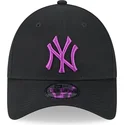 bone-curvo-preto-ajustavel-com-logo-violeta-9forty-league-essential-da-new-york-yankees-mlb-da-new-era