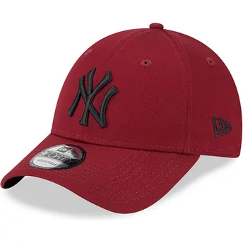 Boné curvo vermelho ajustável com logo preto 9FORTY League Essential da New York Yankees MLB da New Era