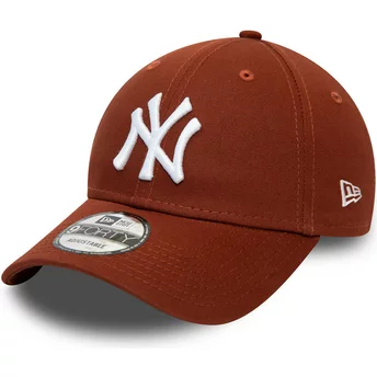 Boné curvo castanho ajustável 9FORTY League Essential da New York Yankees MLB da New Era