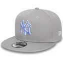 bone-plano-cinza-snapback-com-logo-azul-9fifty-outline-da-new-york-yankees-mlb-da-new-era