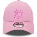 bone-curvo-rosa-ajustavel-com-logo-rosa-9forty-league-essential-da-new-york-yankees-mlb-da-new-era