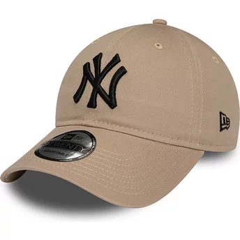 Boné curvo castanho ajustável com logo preto 9TWENTY League Essential da New York Yankees MLB da New Era