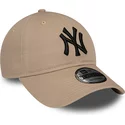 bone-curvo-castanho-ajustavel-com-logo-preto-9twenty-league-essential-da-new-york-yankees-mlb-da-new-era
