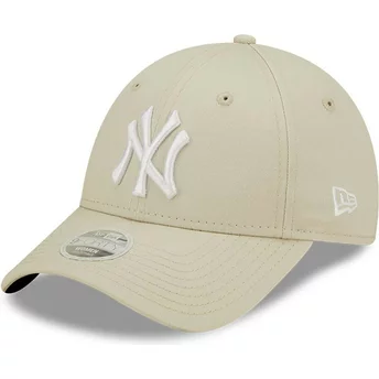Boné curvo bege ajustável para mulheres 9FORTY League Essential da New York Yankees MLB da New Era
