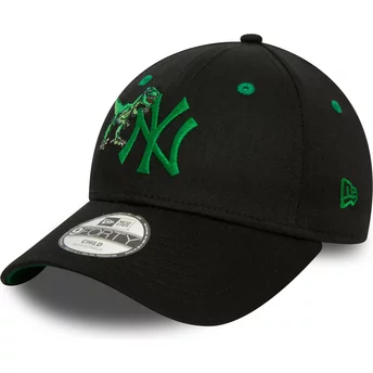 Boné curvo preto ajustável com logo verde para criança 9FORTY Graphic dinossauro da New York Yankees MLB da New Era