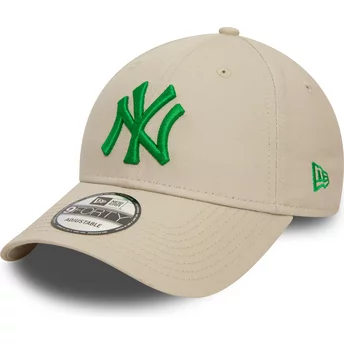 Boné curvo bege ajustável com logo verde 9FORTY League Essential da New York Yankees MLB da New Era