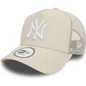 bone-trucker-bege-com-logo-branco-a-frame-league-essential-da-new-york-yankees-mlb-da-new-era