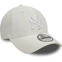 bone-curvo-branco-ajustavel-com-logo-branco-9forty-linen-da-new-york-yankees-mlb-da-new-era