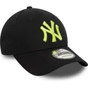 bone-curvo-preto-ajustavel-com-logo-verde-9forty-league-essential-da-new-york-yankees-mlb-da-new-era